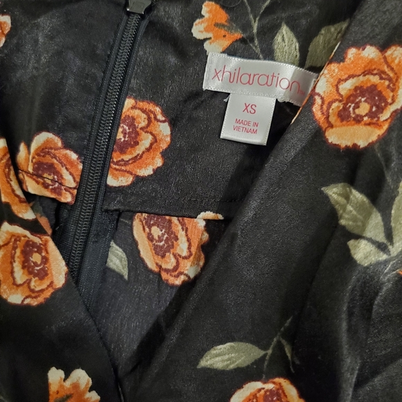 🌼Host Pick🌼Xhilaration Black Satin Jumpsuit XS - Picture 8 of 8